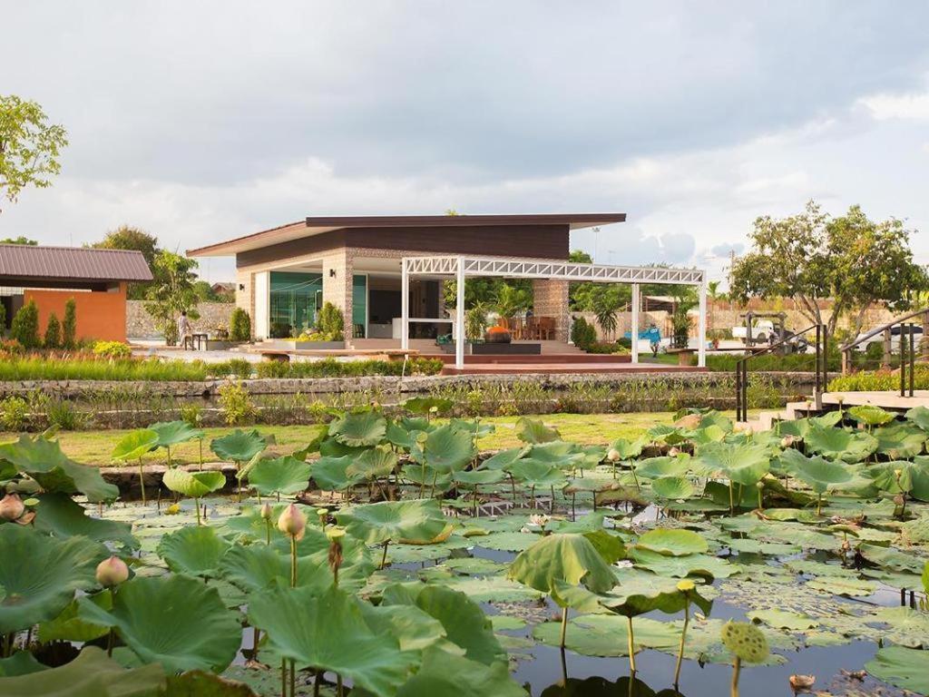 Bua Tara Resort Nong Prue Extérieur photo