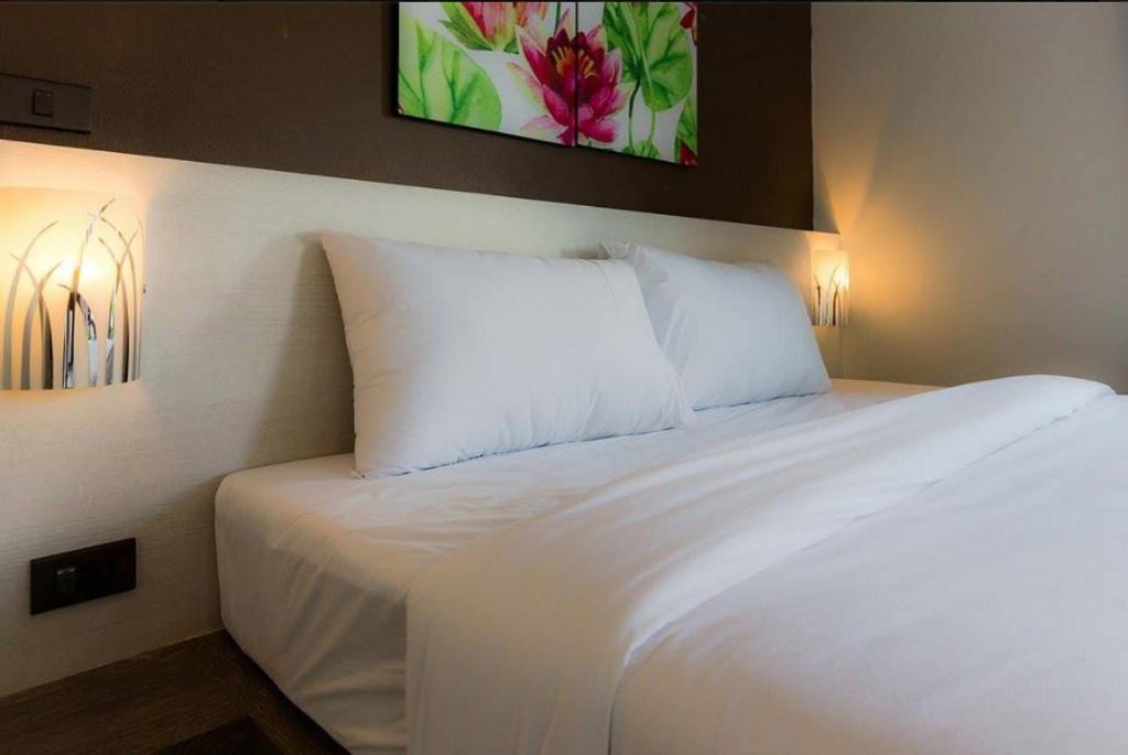 Bua Tara Resort Nong Prue Extérieur photo