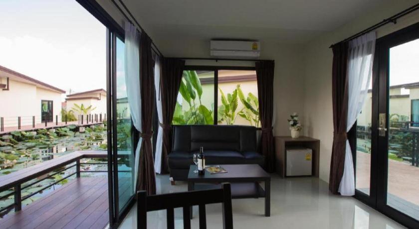 Bua Tara Resort Nong Prue Extérieur photo